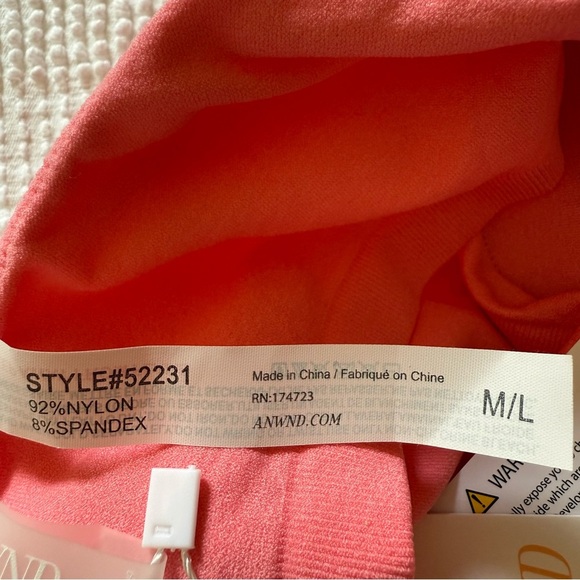 NWT ANWND Pink Seamless Bodysuit Built-In Bra Adjustable Straps Thong Size M/L - Picture 3 of 6